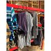 Image 5 : Assorted clothing