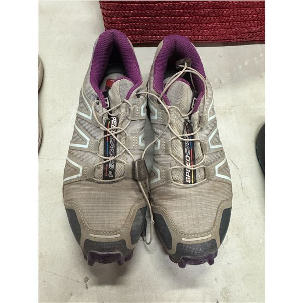 Salomon size 5