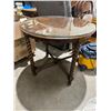 Image 2 : Antique barley twist table