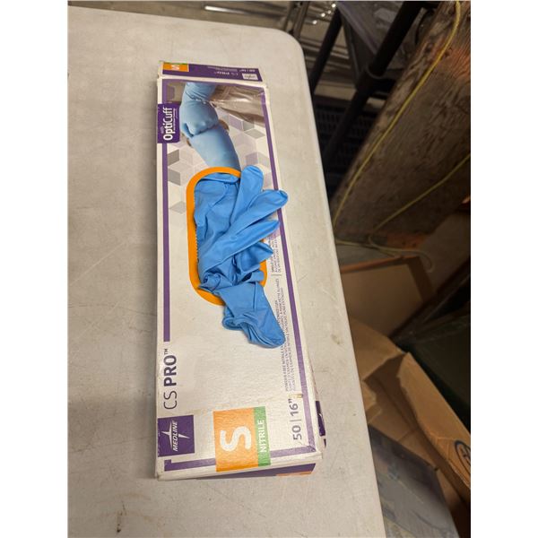 16 inch nitrile size small Disposal gloves