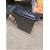 Image 1 : Paper shredder