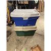 Image 1 : 2 bins with lids