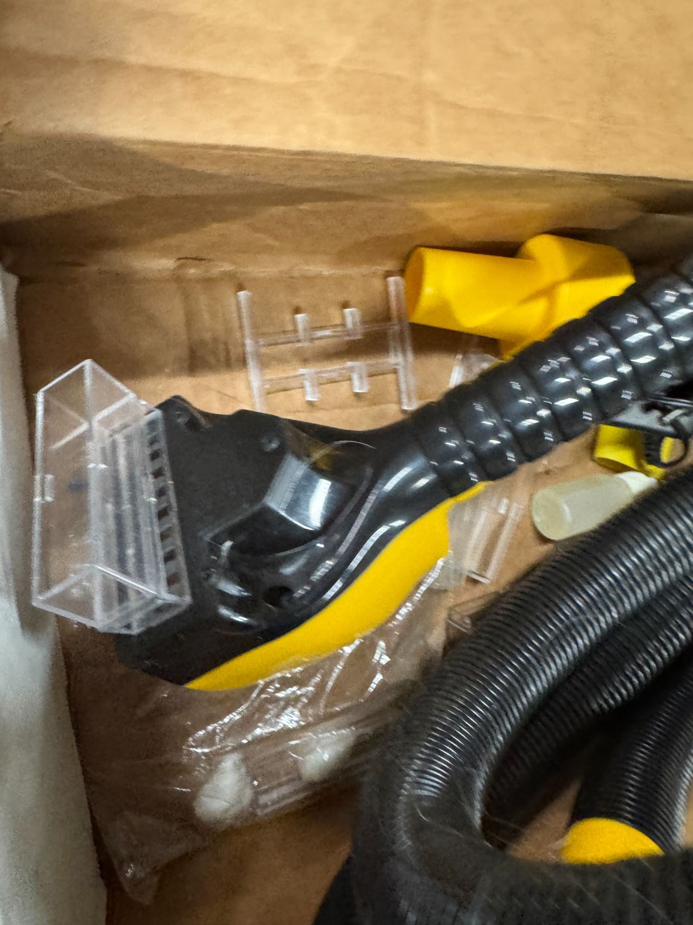 FlowBee Vacuum hair cutter
