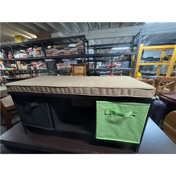 Entry bench with Storage