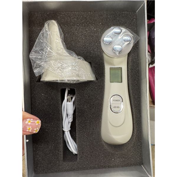 Face massager