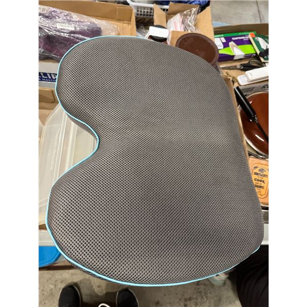 Seat cushion