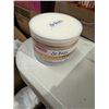 Image 1 : Saint Ives moisturizing