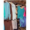 Image 4 : Xl-2xl clothing