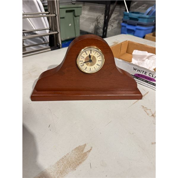 Mantle clock