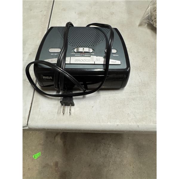 RCA clock radio