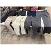 Image 1 : Assorted size pants, etc.