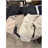 Image 3 : Assorted size pants, etc.