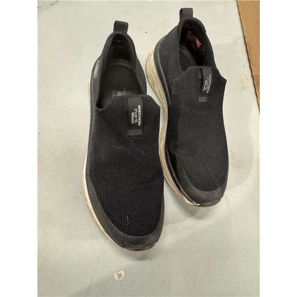 Sketchers size 9