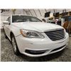 Image 8 : A12U -- 2014 CHRYSLER 200, WHITE, 132741 KMS, FRONT WHEEL DRIVE