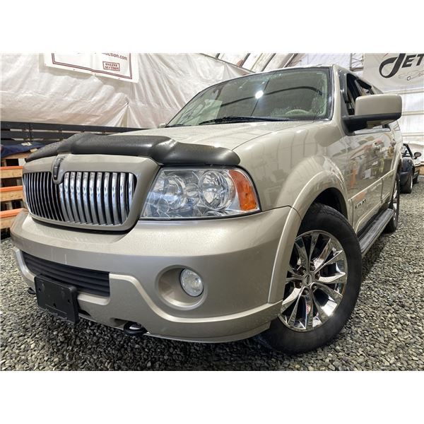 A9 -- 2004 LINCOLN NAVIGATOR, BROWN, 190987 KMS, 4X4,  EX-LEASE, 2 ACCIDENTS, 1 GLASS CLAIMS, TOTALI