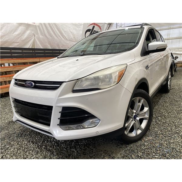 A12ZC -- 2013 FORD ESCAPE, WHITE, 275947 KMS, FOUR WHEEL DRIVE