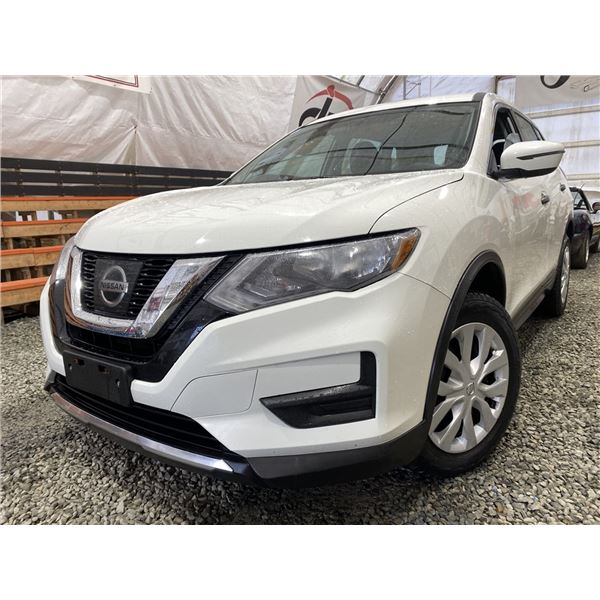 0C -- 2017 NISSAN ROGUE SV, WHITE, 180378 KMS, AWD "BANK REPO"