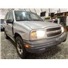 Image 8 : A12P -- 2001 CHEVY TRACKER, SILVER, 284233 KMS, 4X4,  NO DESIGNATIONS, 3 ACCIDENTS, 1 GLASS CLAIMS,