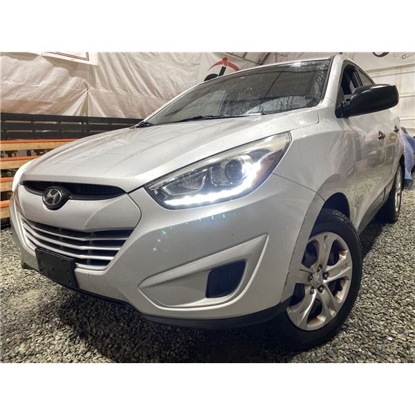 C6V -- 2014 HYUNDAI TUCSON, SILVER, 169271 KMS, FRONT WHEEL DRIVE
