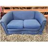 Image 1 : 373 -- BLUE CLOTH LOVE SEAT