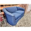 Image 2 : 373 -- BLUE CLOTH LOVE SEAT