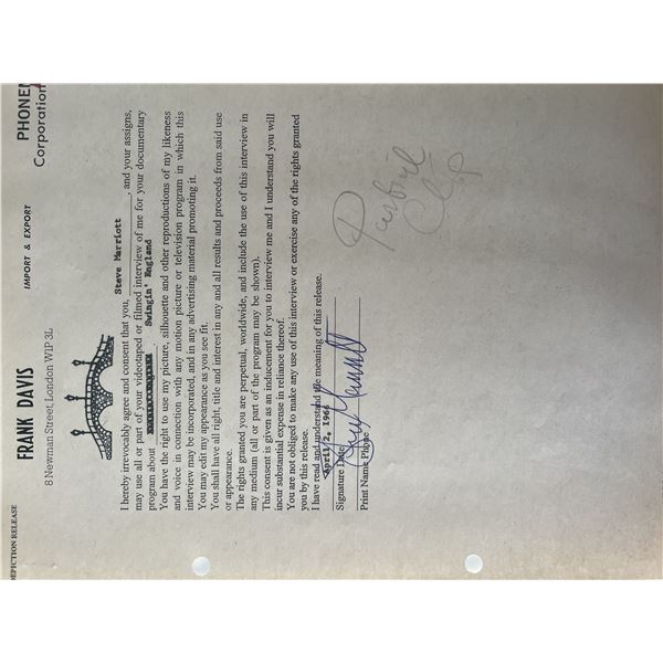 Small Faces signed Frank Davis contract