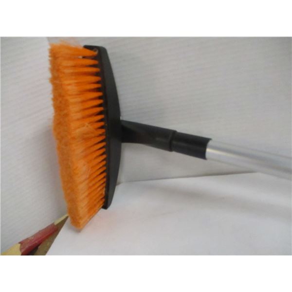 NEW/STORE CLOSE-OUT:  30" EXTENDABLE SWIVEL HEAD SNOW BRUSH