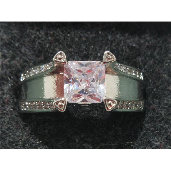 NEW:  925 STERLING SILVER NATURAL WHITE SAPPHIRE CZ RING (SIZE 8)