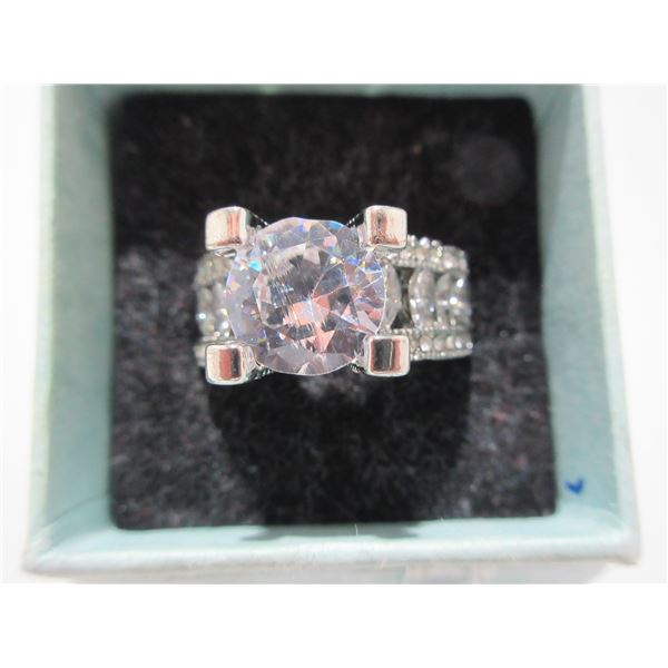 NEW:  PRINCESS SILVERTONE WHITE SAPPHIRE CZ GEM RING (SIZE 8)