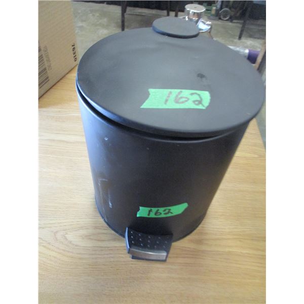 SMALL BLACK GARBAGE CAN