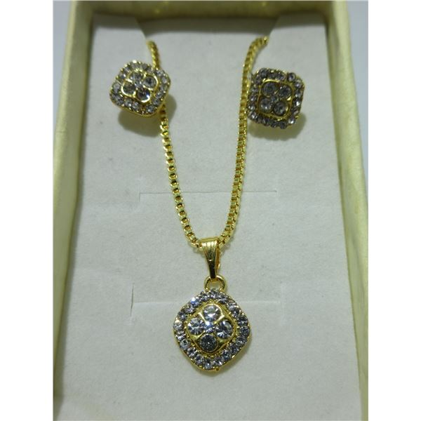 NEW:  CZ GOLDTONE 26" NECKLACE & EARRINGS