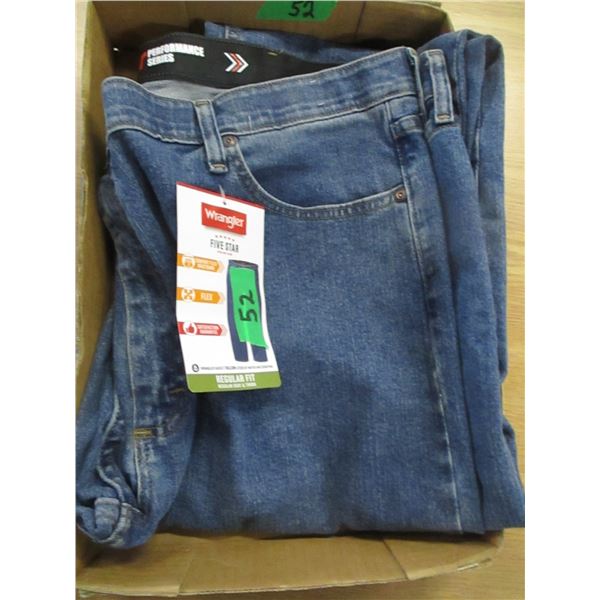 NEW:  WRANGLER REGULAR FIT JEANS (SIZE 42 X 29)
