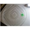 Image 3 : 12.5" ROUND SERVING DISH (HERRINGBONE DESIGN)