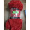 Image 1 : NEW:  FLORAL FLEECE THROW (RED) (50" X 60")