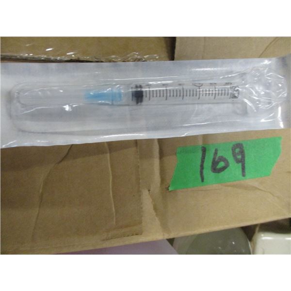 FREIGHT DAMAGE (AS IS):  CASE OF 3ML SYRINGES
