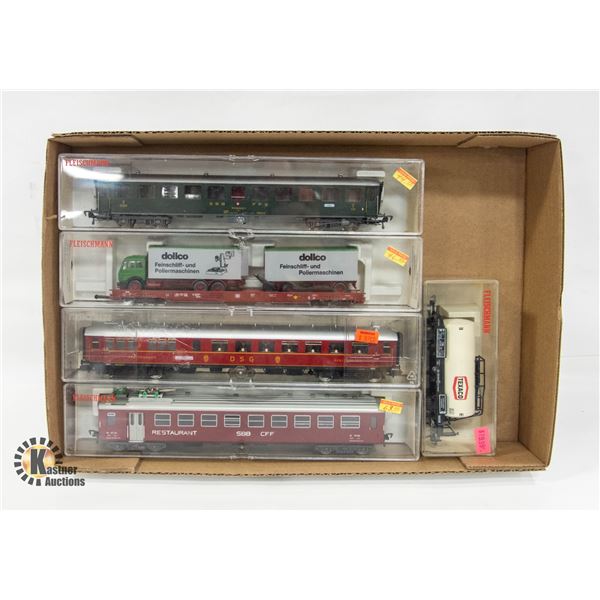 FLAT OF 5 VINTAGE FLEISCHMANN HO TRAIN CARS