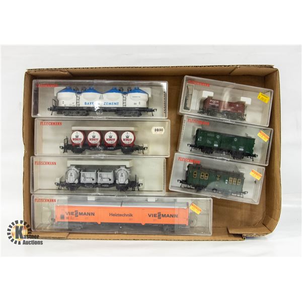 FLAT OF 7 VINTAGE FLEISCHMANN HO TRAIN CARS