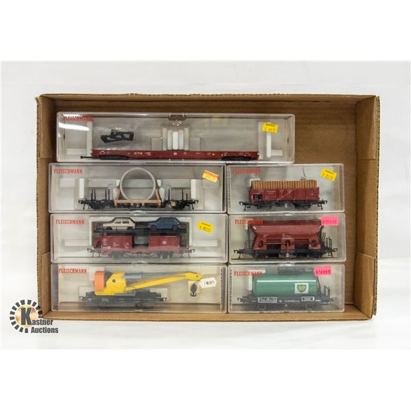 FLAT OF 7 VINTAGE FLEISCHMANN HO TRAIN CARS