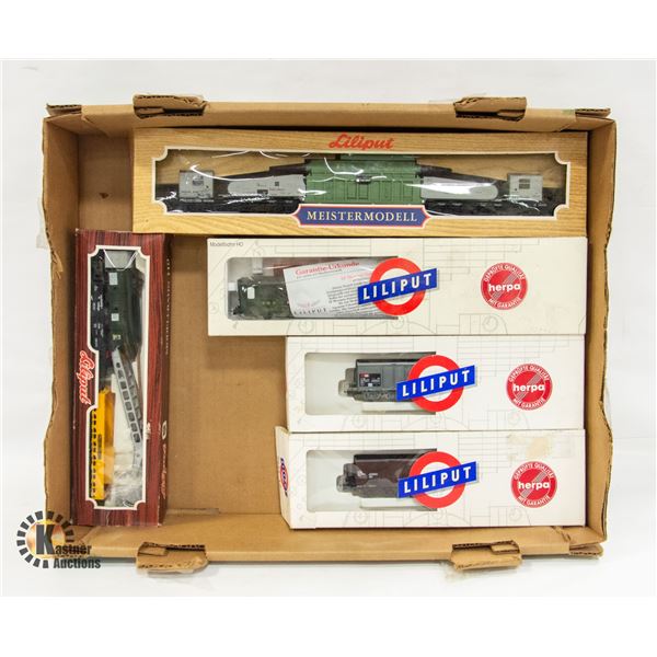 FLAT OF 5 VINTAGE LILIPUT HO TRAIN CARS