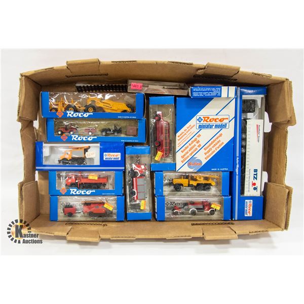 FLAT OF 12 VINTAGE ROCO HO ACCESSORIES