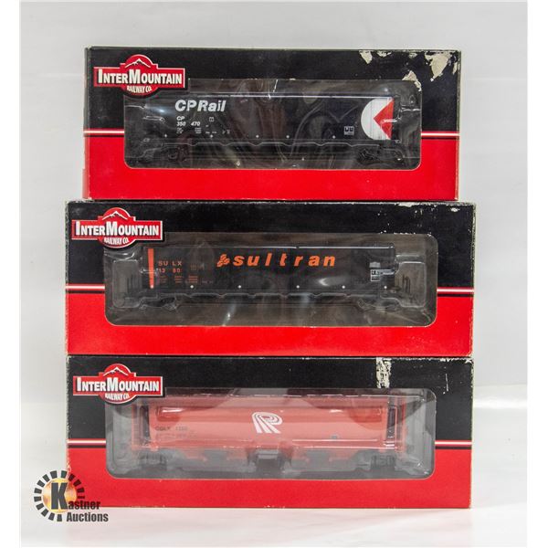 `FLAT OF 3 VINTAGE INTER MOUNTAIN HO TRAIN CARS