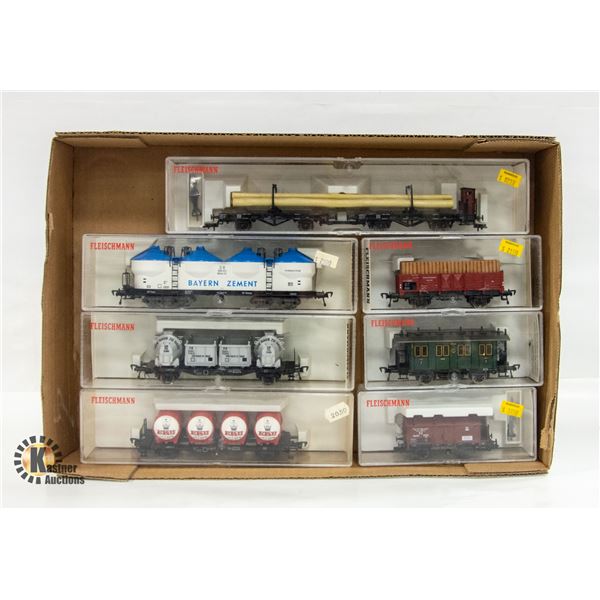 FLAT OF 7 VINTAGE FLEISCHMANN HO TRAIN CARS