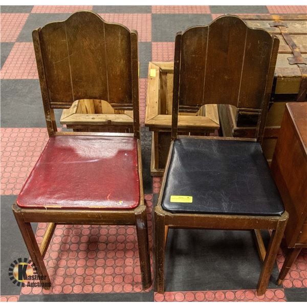 PAIR OF ANTIQUE WOODEN CHAIRS