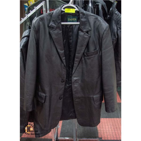 DANIER MENS LEATHER SIZE M COAT-ESTATE