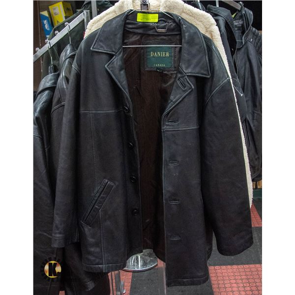 DANIER MENS LEATHER SIZE M COAT-ESTATE