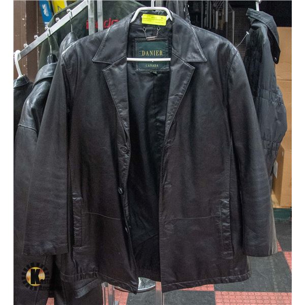 DANIER MENS LEATHER SIZE M COAT-ESTATE