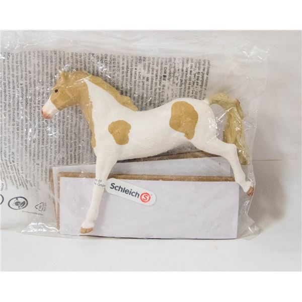 NEW SCHLEICH PAINT HORSE MARE