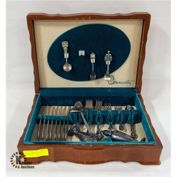 ESTATE WOODEN SILVERWARE BOX WITH CONTENTS +