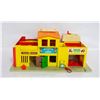 Image 1 : ESTATE 1973 FISHER-PRICE FIREHOUSE/POSTOFFICE/