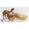 Image 1 : HAND CARVED WOODEN CAMELS 10 INCHES TALL + LEATHER